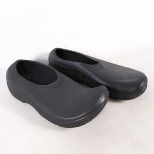 Crocs On The Clock Work Shoes Slip On Clogs Non Slip Men 10 Women 12 Black